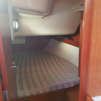Confortable cabine arrière dans le Dufour 40