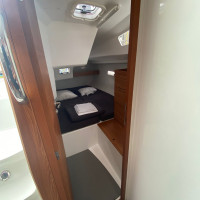 JPK 39 FC à louer chez Iloria Bretagne cabine arrière 2 cosy et confortable Kernevel
